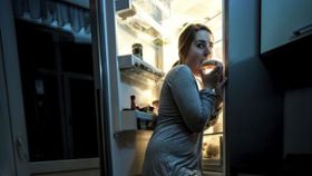 Go to Bed Earlier to Lose Weight